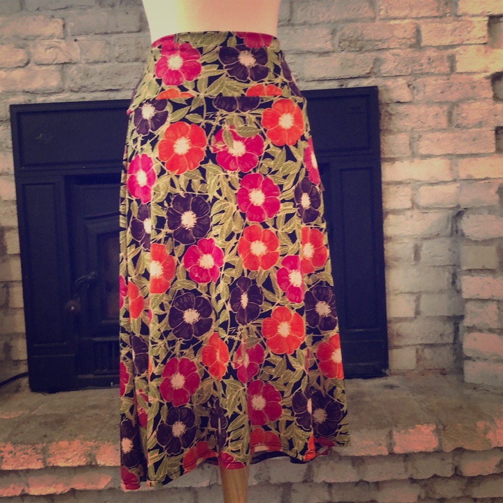 LulaRoe Azura skirt